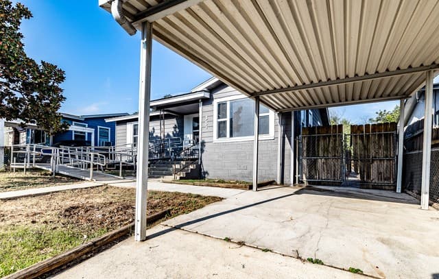 rental at 351  Allsup in San Antonio, TX — photo 3