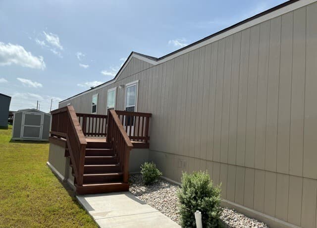 rental at 15934  Flores Crst in San Antonio, TX — photo 1