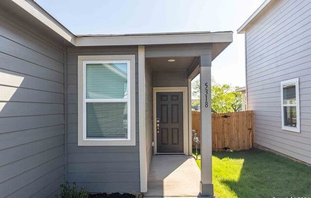 rental at 5318  Tourmaline Loop in San Antonio, TX — photo 3