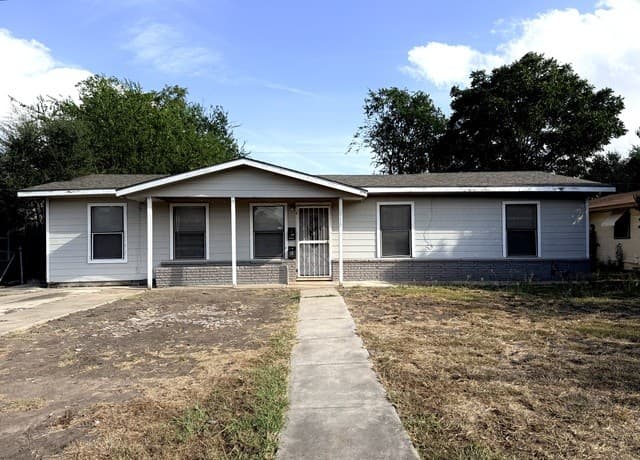 rental at 315  Pool Drive Unit A in San Antonio, TX — photo 1