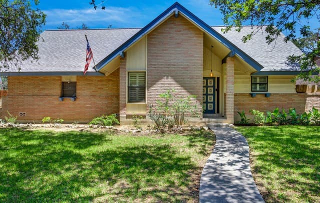 rental at 615  Serenade Dr in San Antonio, TX — photo 2