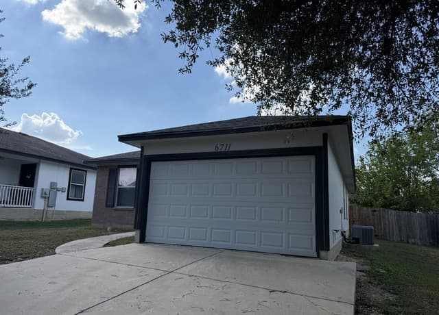 rental at 6711  Dragon Tooth in San Antonio, TX — photo 2
