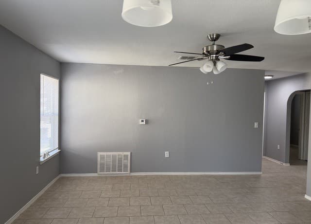 rental at 6711  Dragon Tooth in San Antonio, TX — photo 4