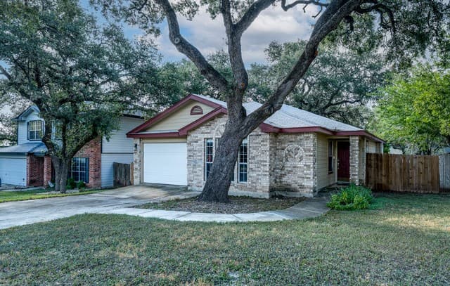 rental at 8414  Shooting Quail in San Antonio, TX — photo 2