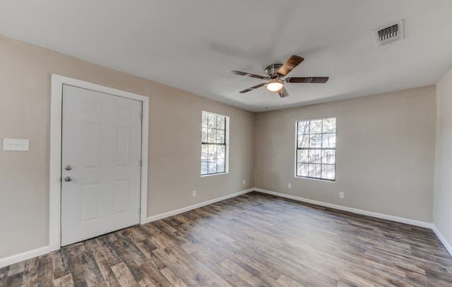 rental at 142  Sargent St in San Antonio, TX — photo 5
