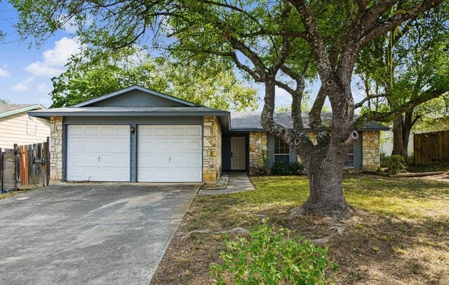 rental at 5910  Patrick Henry St in San Antonio, TX — photo 1