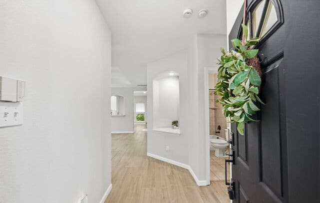 rental at 8787  Laurel Canyon Dr in Universal City, TX — photo 2