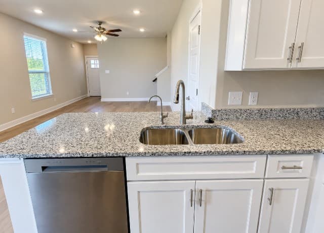 rental at 12352  Montgomery Forest Unit 102 in San Antonio, TX — photo 2