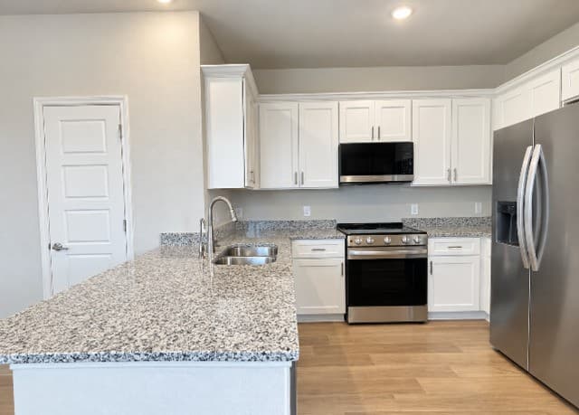 rental at 12352  Montgomery Forest Unit 102 in San Antonio, TX — photo 3