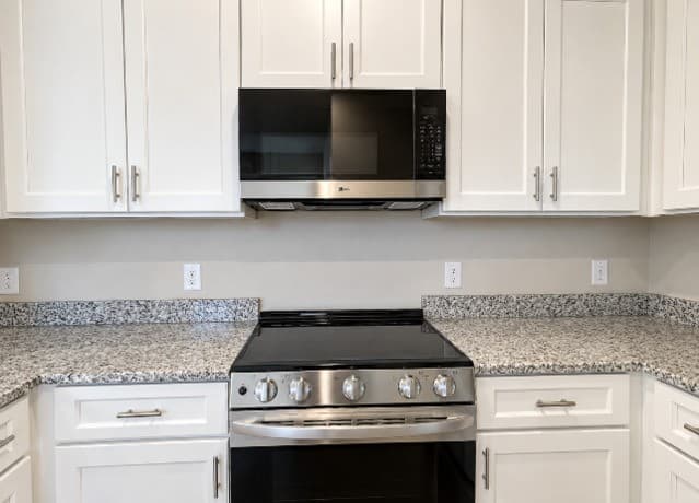 rental at 12352  Montgomery Forest Unit 102 in San Antonio, TX — photo 4