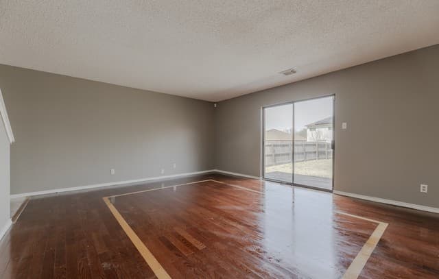 rental at 8011  Chestnut Cedar Drive in Converse, TX — photo 3