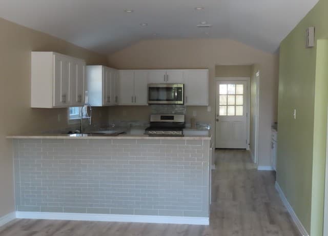rental at 110  Alexander Rd in San Antonio, TX — photo 3