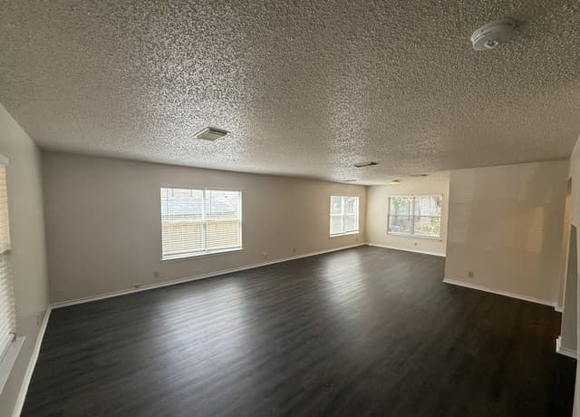 rental at 10522  Stone Creek Pl in San Antonio, TX — photo 2