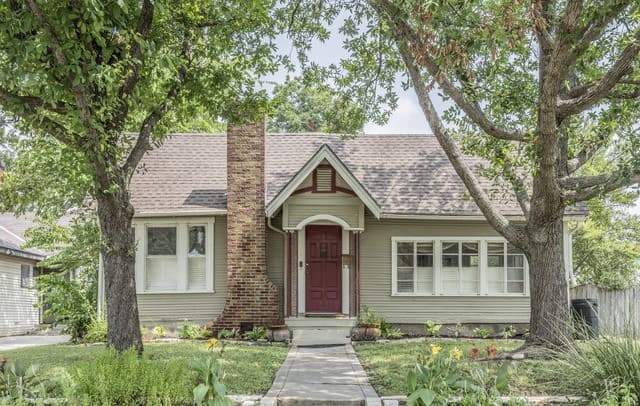 rental at 301  Furr Dr in San Antonio, TX — photo 1