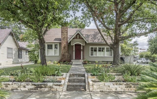 rental at 301  Furr Dr in San Antonio, TX — photo 2