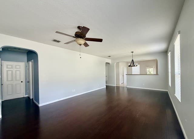 rental at 8103  Silver Grove in San Antonio, TX — photo 5
