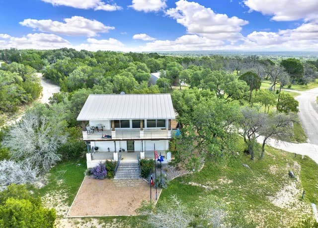 rental at 518  Park in Bandera, TX — photo 2
