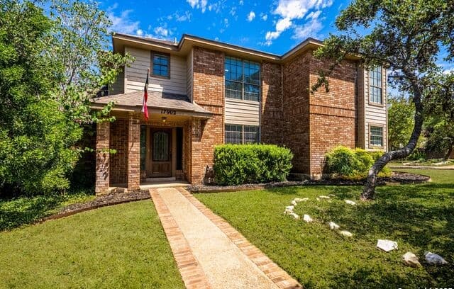 rental at 17902  Crystal Knl in San Antonio, TX — photo 1