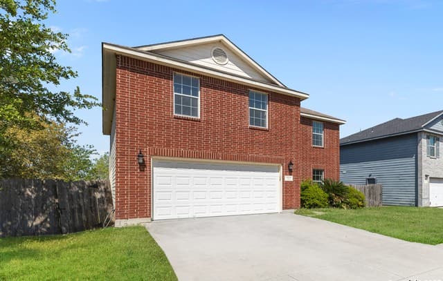 rental at 7903  Copper Brk in Converse, TX — photo 1