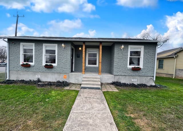 rental at 302 W Mariposa in San Antonio, TX — photo 1