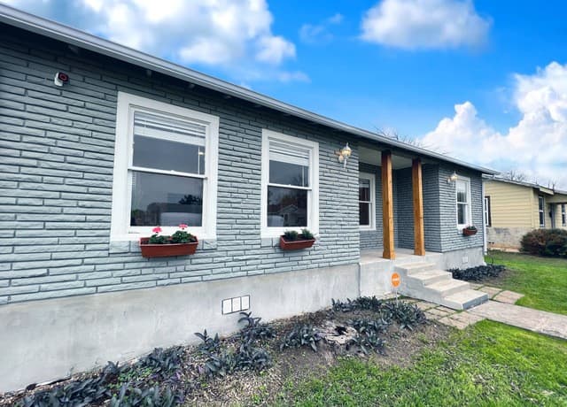 rental at 302 W Mariposa in San Antonio, TX — photo 2