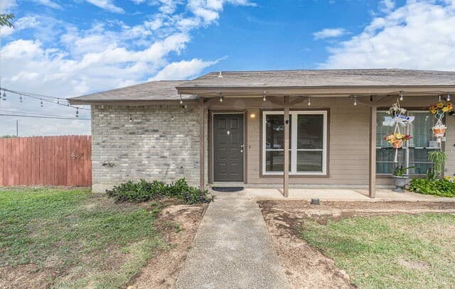 rental at 5207  Gawain in San Antonio, TX — photo 1