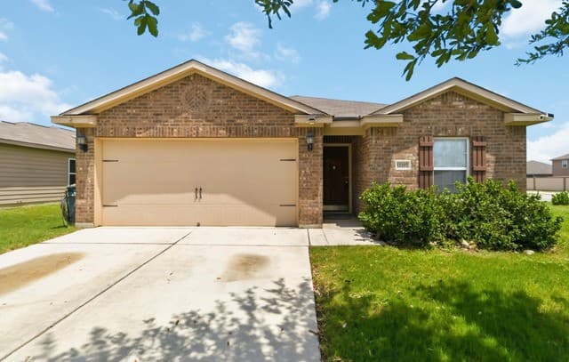 rental at 12207  Claiborne in San Antonio, TX — photo 1