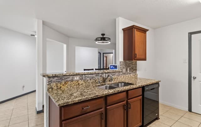 rental at 12207  Claiborne in San Antonio, TX — photo 4