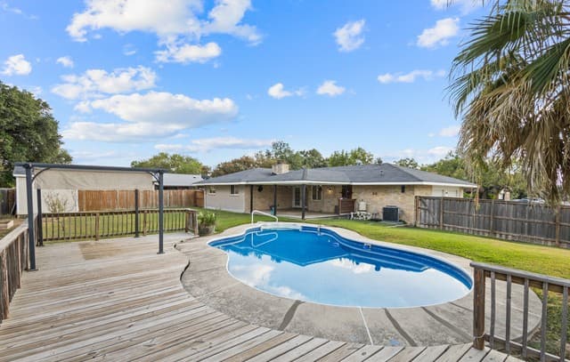 rental at 4203  Smoke Rdg in San Antonio, TX — photo 1