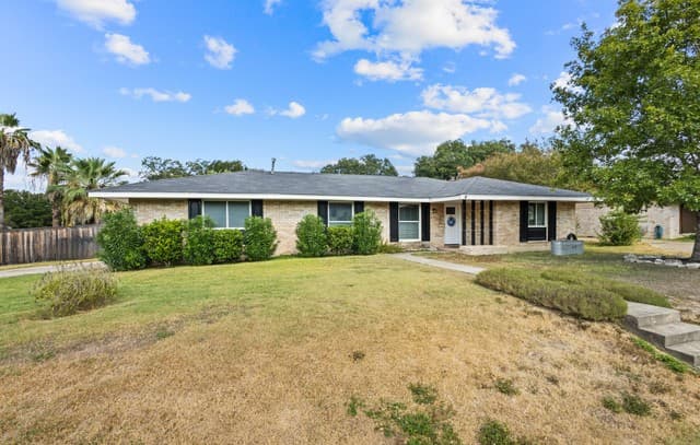 rental at 4203  Smoke Rdg in San Antonio, TX — photo 2