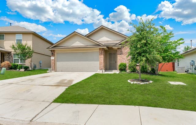 rental at 15335  Night Heron in San Antonio, TX — photo 3