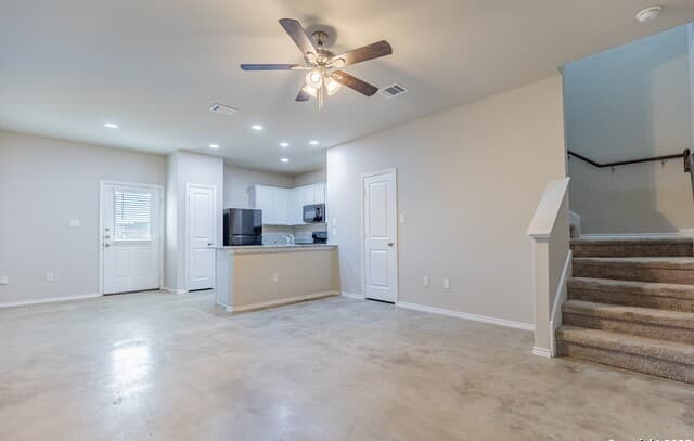 rental at 7239  Converse Ridge Ln Unit 402 in San Antonio, TX — photo 4