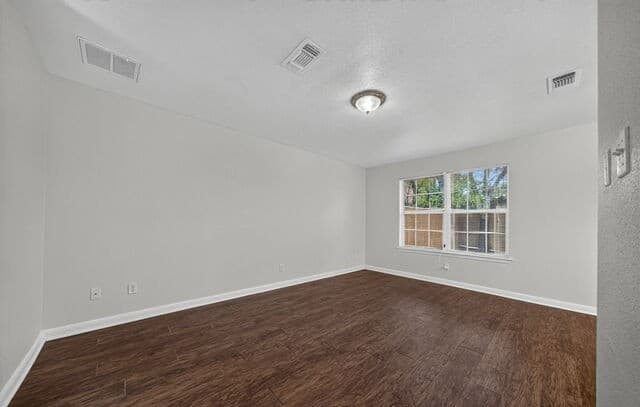 rental at 13614  Woodstone Way in San Antonio, TX — photo 5