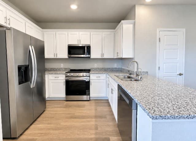 rental at 12348  Montgomery Forest Unit 101 in San Antonio, TX — photo 2
