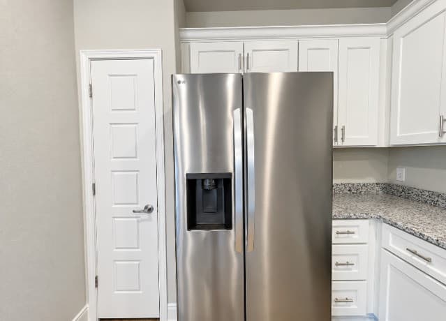 rental at 12348  Montgomery Forest Unit 101 in San Antonio, TX — photo 4