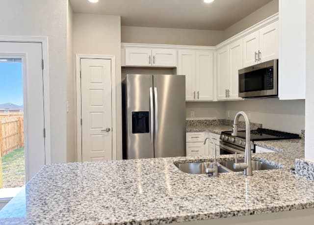 rental at 12348  Montgomery Forest Unit 101 in San Antonio, TX — photo 5