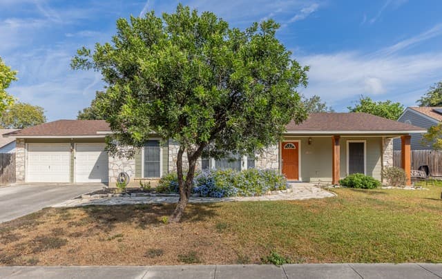 rental at 5815  Lost Crk in San Antonio, TX — photo 1
