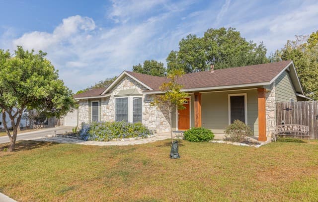 rental at 5815  Lost Crk in San Antonio, TX — photo 2