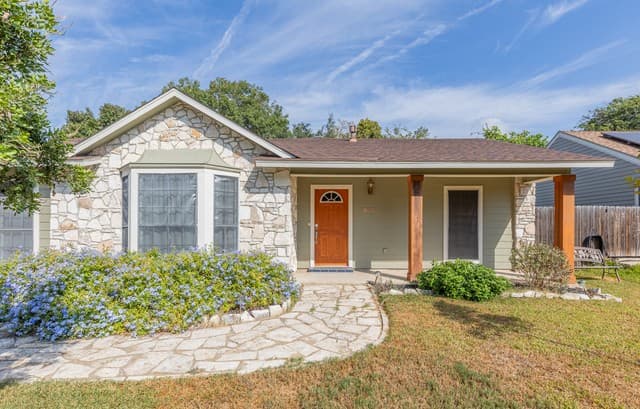 rental at 5815  Lost Crk in San Antonio, TX — photo 4