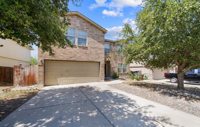 rental at 10615  Bearwolf Bay in San Antonio, TX — photo 4