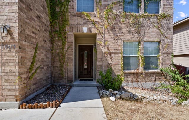 rental at 10615  Bearwolf Bay in San Antonio, TX — photo 5