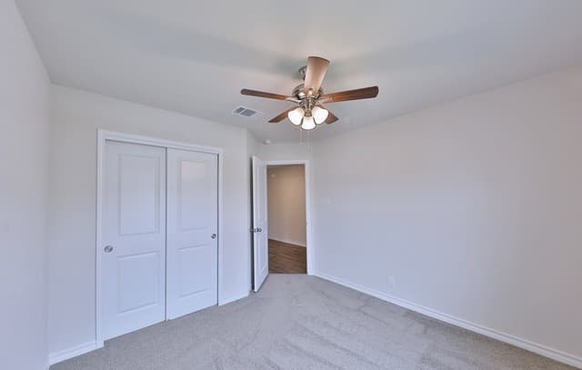 rental at 116  Scarlet Macaw in San Antonio, TX — photo 3
