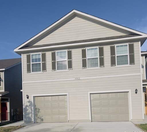 rental at 7703  Briarwood Pass Unit 102 in San Antonio, TX — photo 1