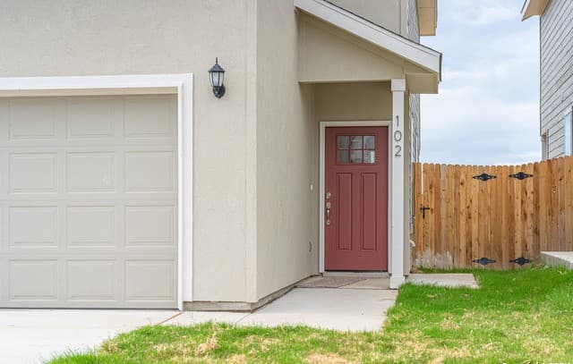 rental at 7703  Briarwood Pass Unit 102 in San Antonio, TX — photo 2