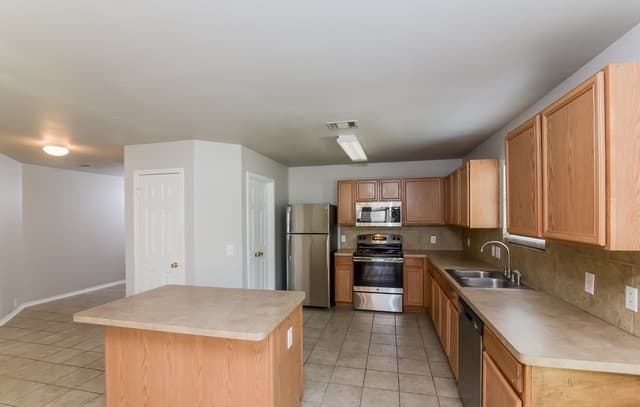 rental at 5124  Storm King in Schertz, TX — photo 5
