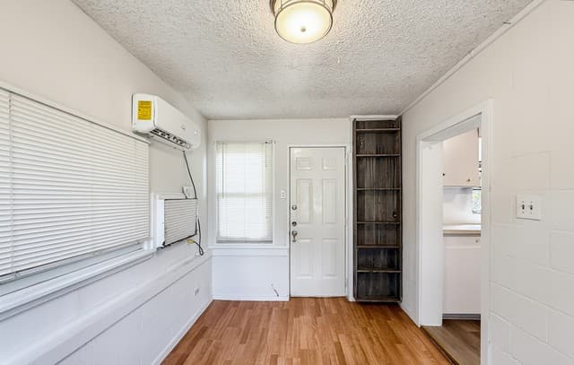 rental at 18627  Hillside Drive in Helotes, TX — photo 3