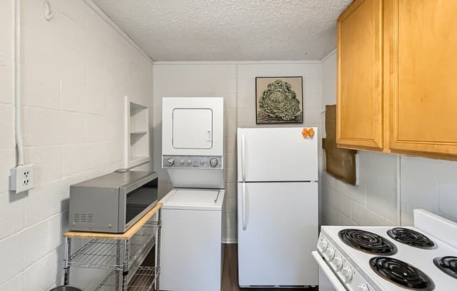 rental at 18627  Hillside Drive in Helotes, TX — photo 5