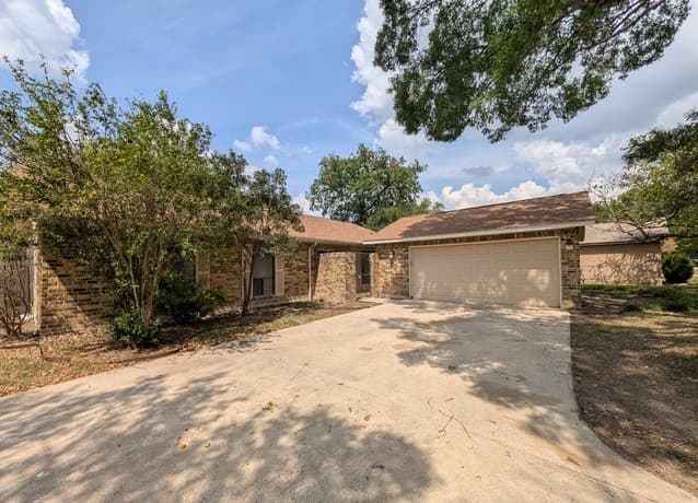 rental at 619  Summerwood Dr in New Braunfels, TX — photo 3