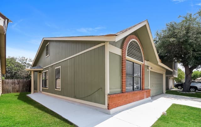 rental at 9419  Valley Rock in San Antonio, TX — photo 2