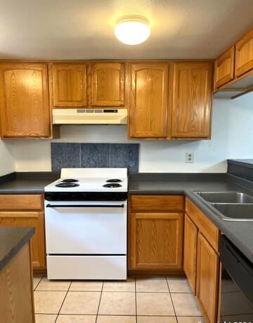 rental at 11015  Mount Boracho Dr Unit C in San Antonio, TX — photo 2